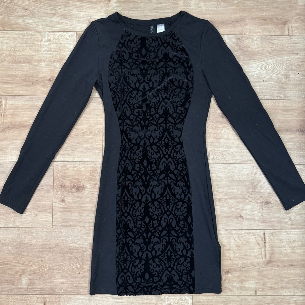 Divided Velvet Filigree Long Sleeve Dress